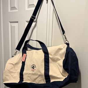 Vineyard Vines Navy and Cream Travel Bag